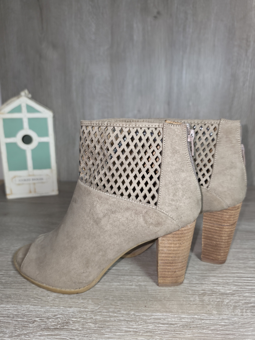 Report Rayce Women's Taupe Suede Peep-Toe Block Heel Booties Size 9.5